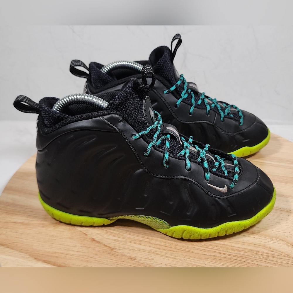 Nike Little Posite One Emerging Powers Kids PS Sz 2.5Y Black/Volt DZ2853-001
